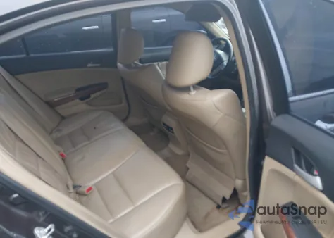 2011 Honda Accord 3.5 Ex-L z USA, uszkodzony, nr VIN 1HGCP3F8XBA016440